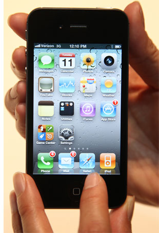 iphone apple  AT&T vs Verizon iPhone 4