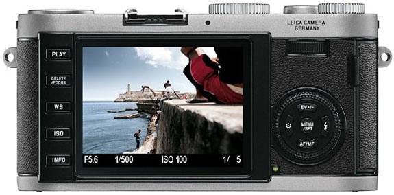 digital camera reviews  The Leica X1: Retro Outside, High Tech Inside