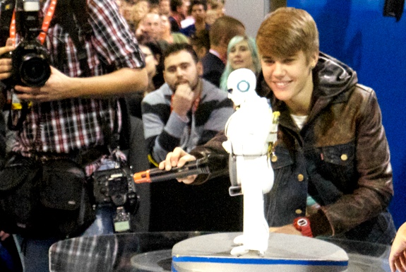 Justin Bieber and the <br />Vietnamese Entertainment Robot